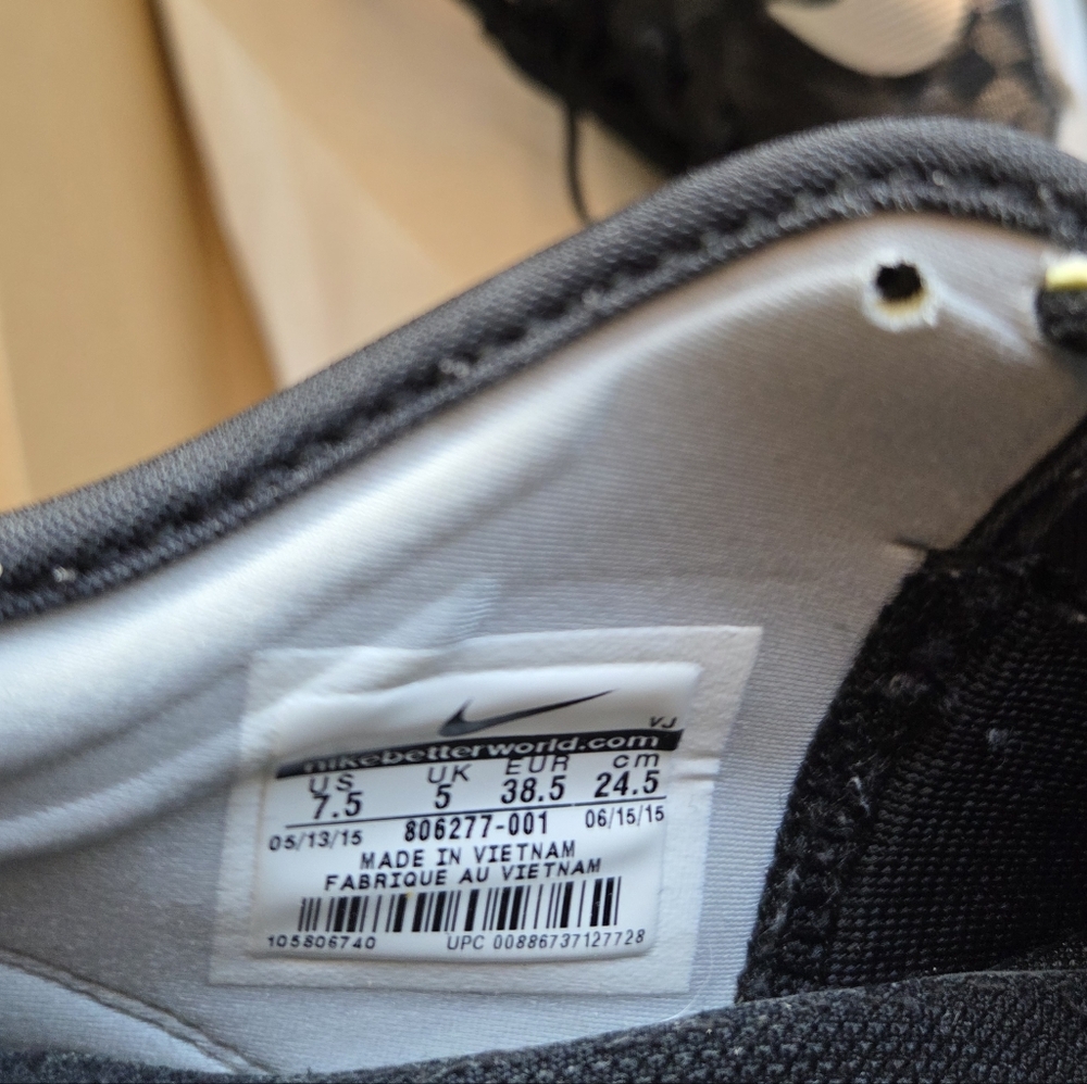 Nike Free 5.0 Black Metallic Sneakers Womens 7.5 TR Fit 5 Chic Athleisure Shoes - Picture 14 of 14